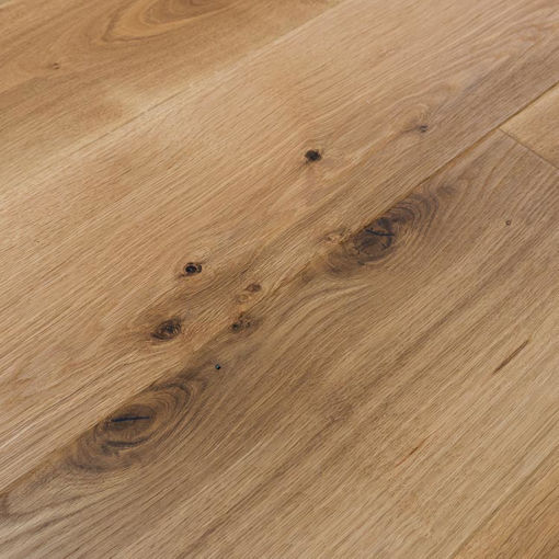 Picture of OXFORD OAK FLOORING - 14mm X 180mm - U.V. OILED 
(2.5mm WEAR LAYER)  - 2.268m² BOX
BLOCK BOARD BASE, CLICK JOINT, BEVELLED 4 SIDES
BOX CONTAINS: 7 @ 1.8m (2.268m²)